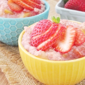 Strawberry Applesauce Oatmeal