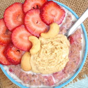 Strawberry Cardamom Oatmeal with Coconut-Cashew Butter