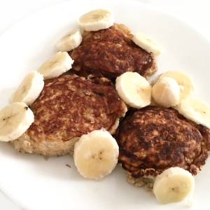 Oatmeal Packet Pancakes [Guest Post]