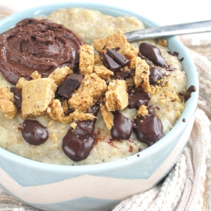 Chocolate Campfire Oatmeal with Graham Crackers