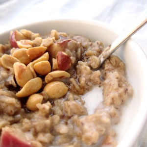 Honey Nut Oatmeal with Apples