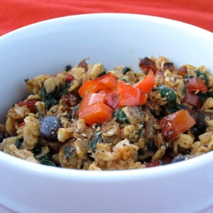 Cajun-Spiced Oatmeal with Red Pepper, Black Beans, and Spinach