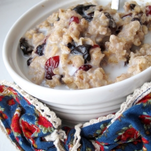 Cream Cheese Oatmeal with Dried Fruit