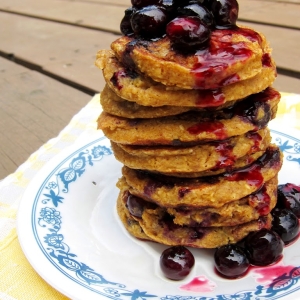 Peach and Blueberry Oatcakes for One