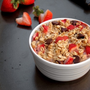 Strawberry Chocolate Chip Baked Oatmeal