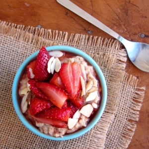 Roasted Strawberry and Almond Butter Oatmeal + Getting Fit #6